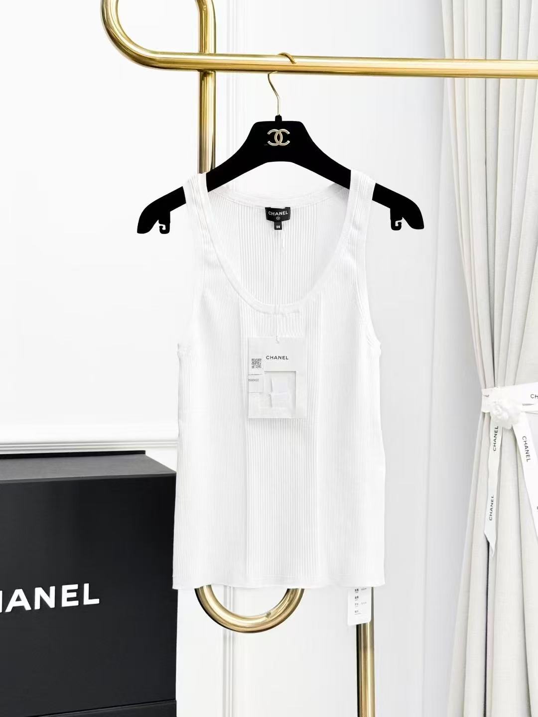 Chanel 25B White Diamond Quilted Heart Jacquard Knit Vest