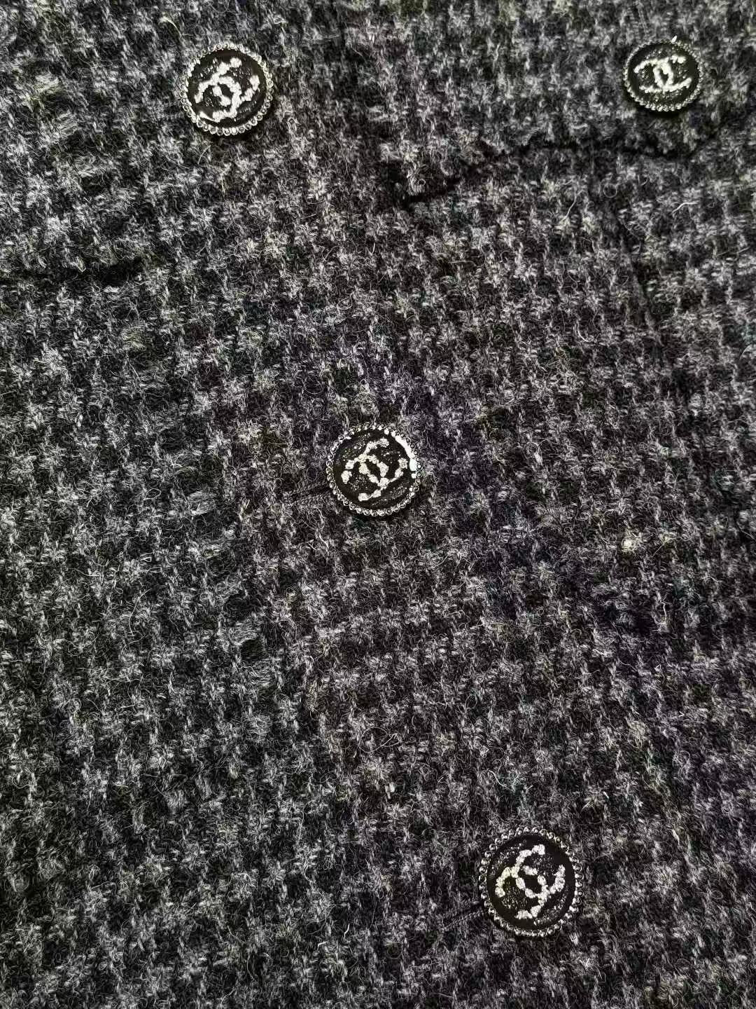 Chanel 22K Fall/Winter Bestseller Gray Houndstooth Collared Long-Sleeve Jacket