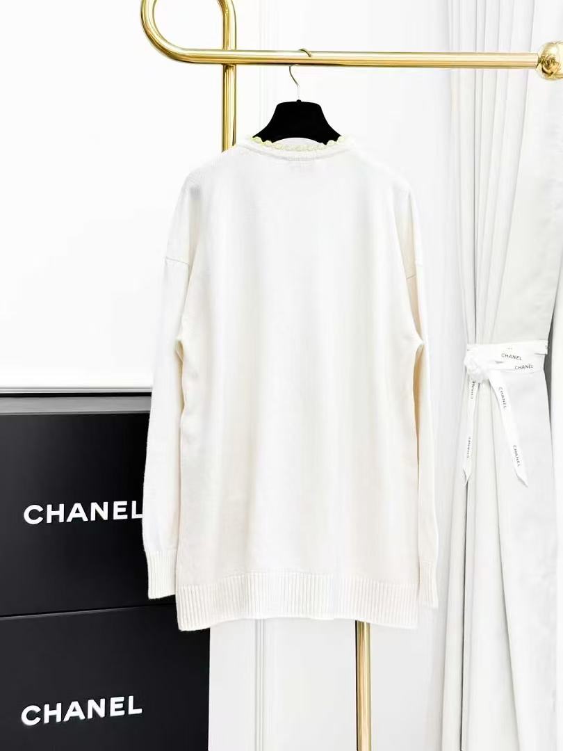 Chanel 25C White and Yellow Wave-Patterned Long-Sleeve Knit Cardigan