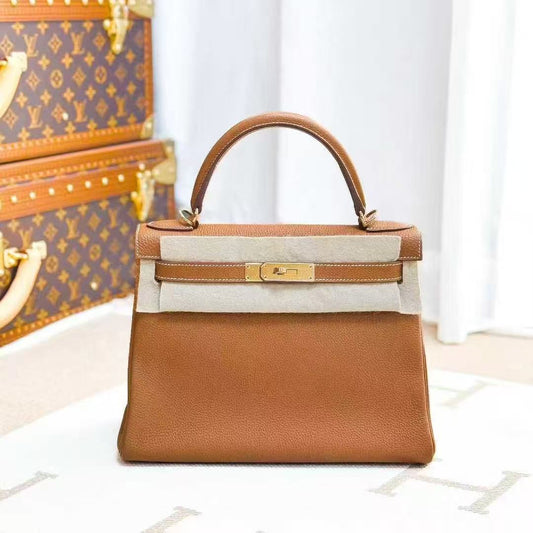 Hermes Kelly 28 in Gold Brown with Gold Hardware