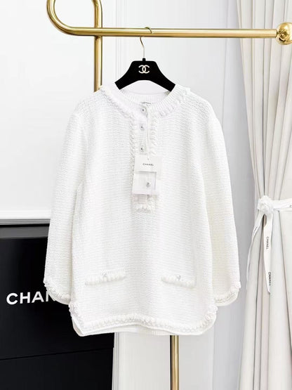 Chanel 25P White Knit Pocket Top with Pearl Stud Button
