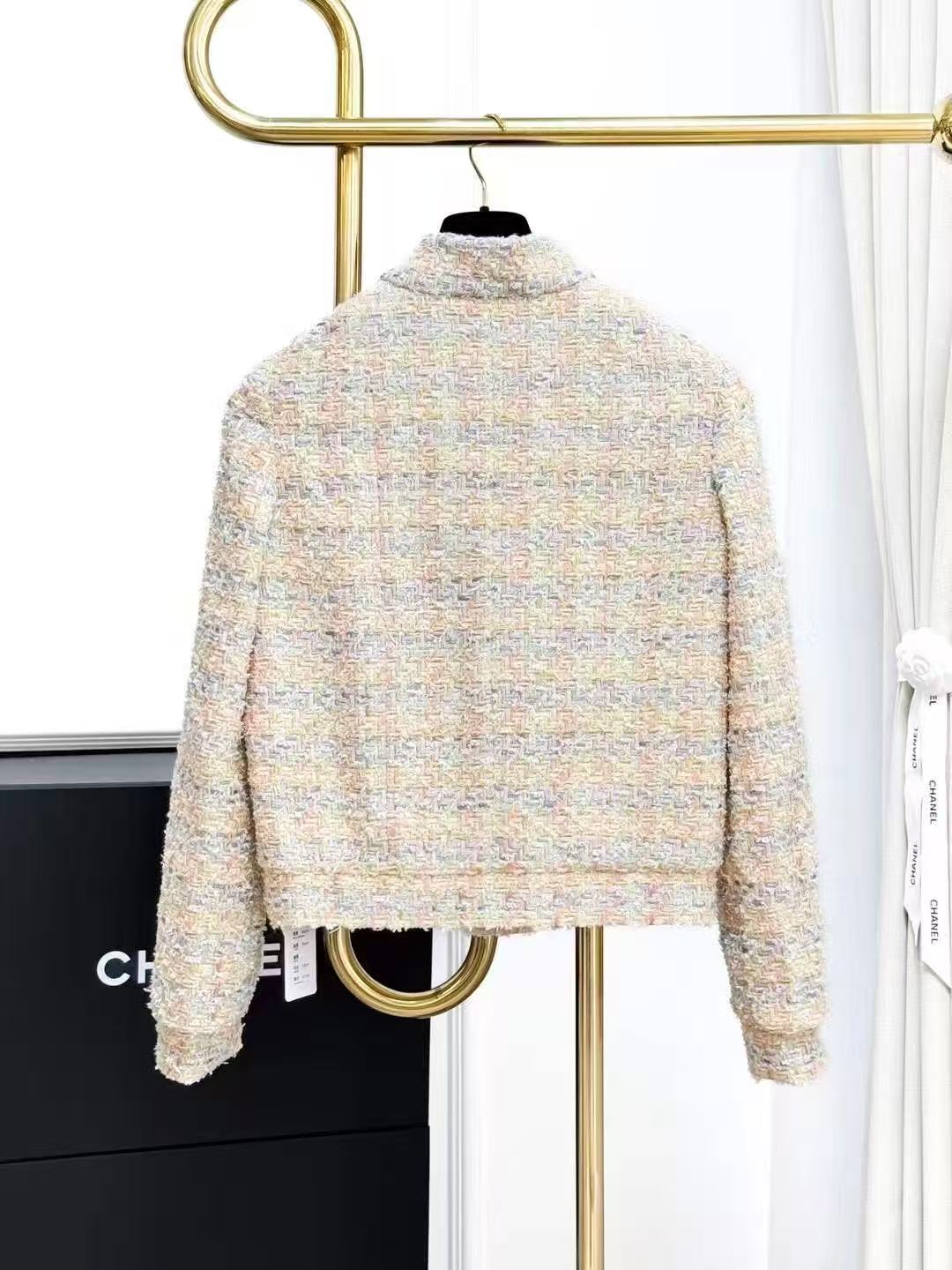 Chanel 25P Cream-Yellow Mélange Knit Short Jacket with Small Stand Collar