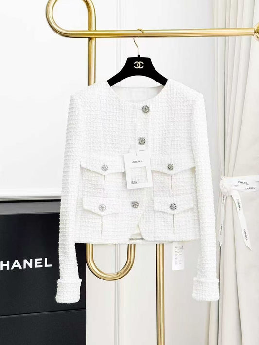 Chanel 22C White Diamond Buckle Round Neck Long Sleeve Jacket
