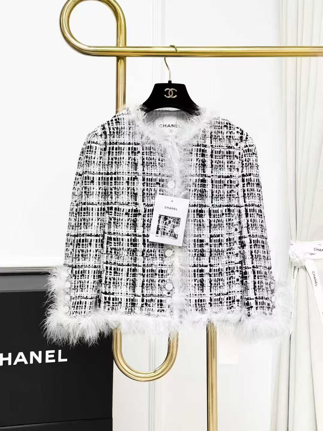 Chanel 25S Black and White Tweed Feather-Trimmed Tweed Jacket
