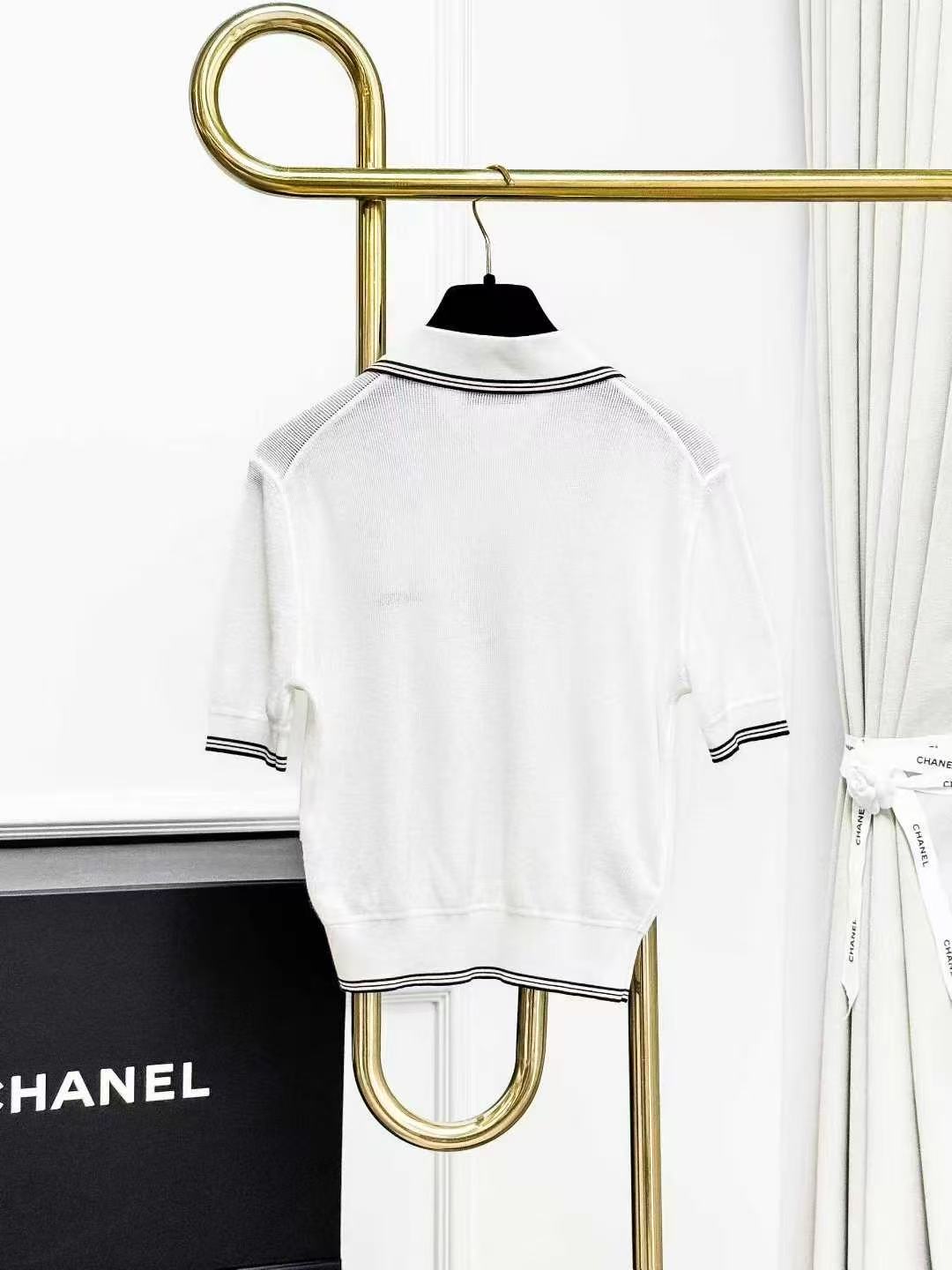 MiuMiu Black and White Colour-Block Polo Neck Knitted Short-Sleeved Top