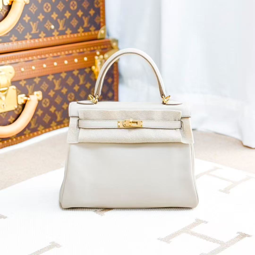 Hermes Kelly25 8L Glacier White with Platinum Buckle Swift Leather