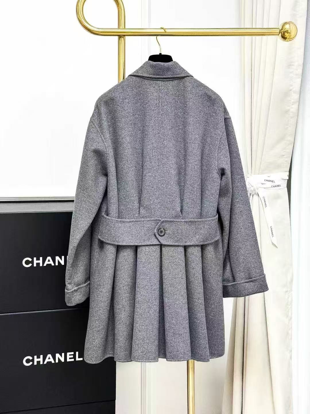 Dior Grey Double-Breasted Mid-Length Cashmere Coat