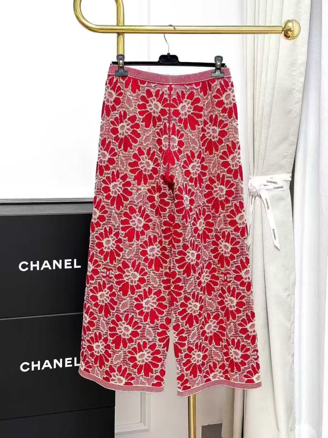 Chanel 20P Red Floral Lace-Up Knitted Wide-Leg Trousers, Long Trousers