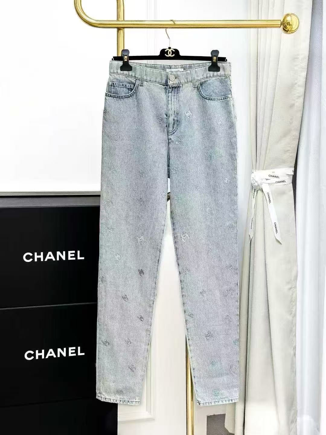 Chanel 21K Autumn/Winter Sequinned Double C Blue Gradient Denim Trousers