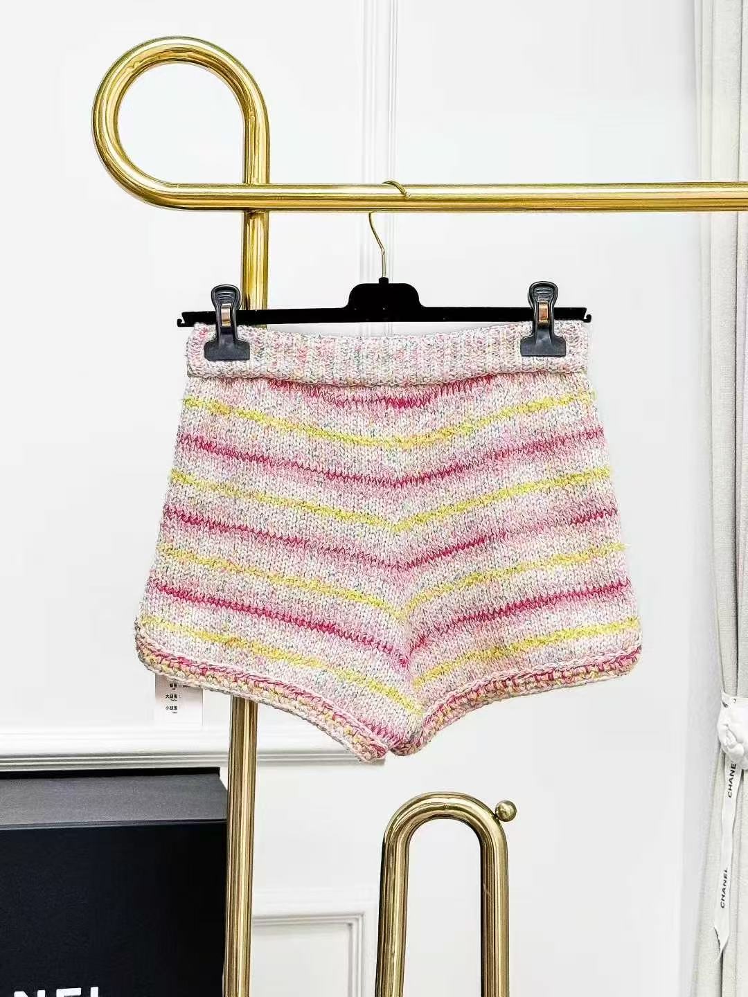 Chanel 24C Pre-Spring Collection Pink Melange Knit Shorts
