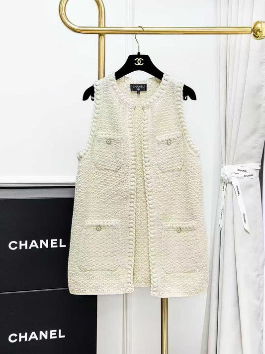Chanel 22Spring/Summer Off-White Four-Pocket Knitted Waistcoat