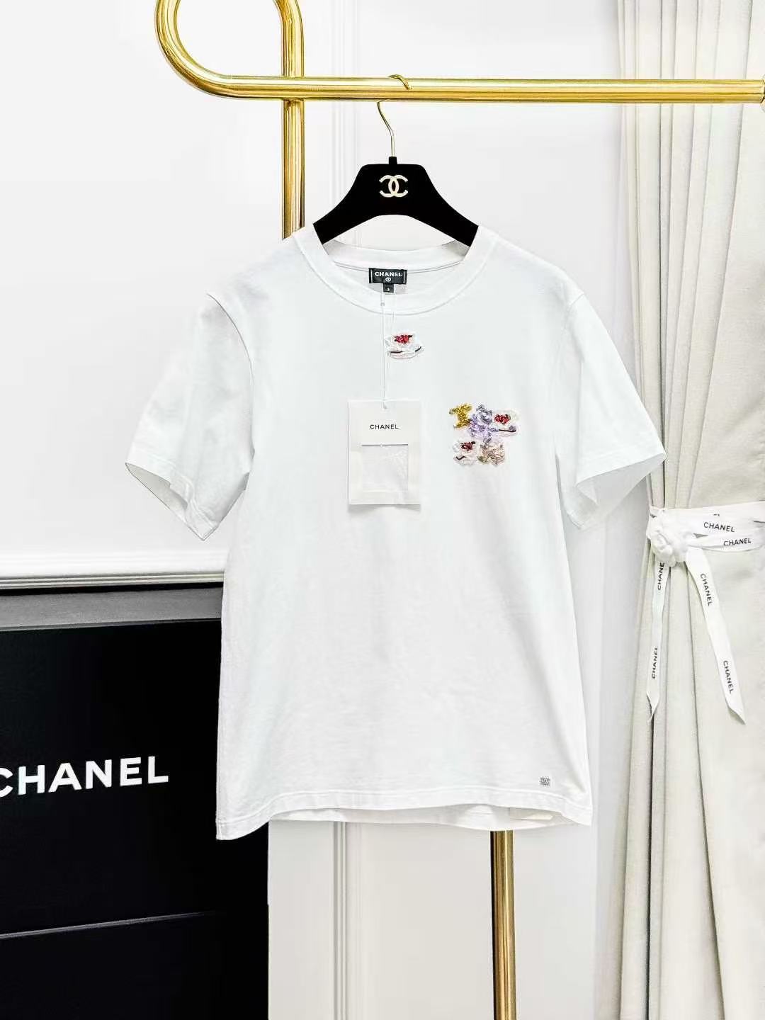 Chanel 24A White Embroidered T-Shirt with Coloured Sequins