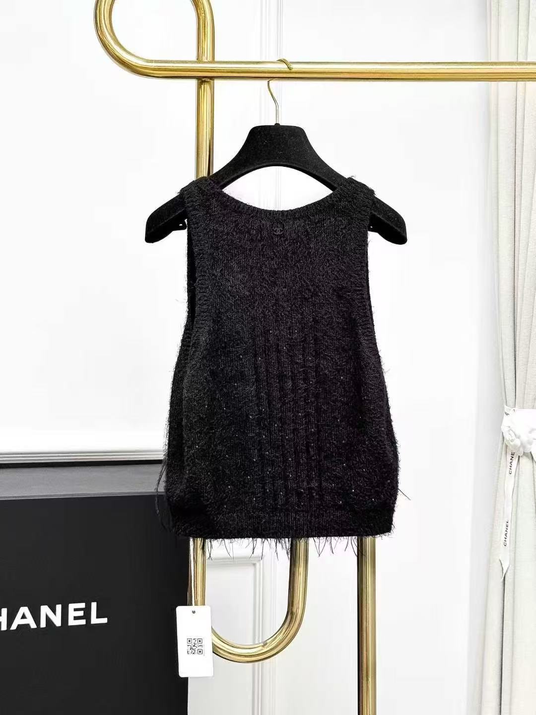 Chanel 25S Black Feather and Baby's Breath Knitted Halter Neck Top