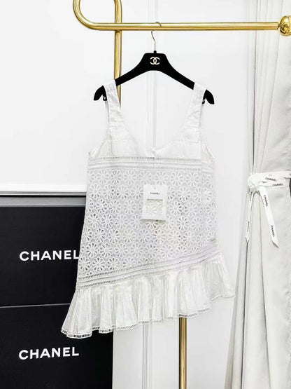 Chanel 25C White Openwork Sunflower Sleeveless Asymmetric Hemline Dress