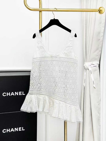 Chanel 25C White Openwork Sunflower Sleeveless Asymmetric Hemline Dress
