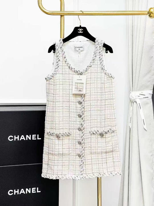 Chanel 25S Off-White Mélange Tartan Tweed Sleeveless Waistcoat
