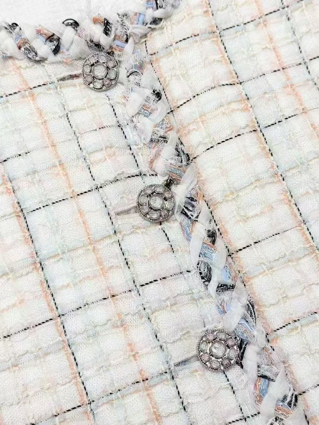 Chanel 25S Off-White Mélange Tartan Tweed Sleeveless Waistcoat