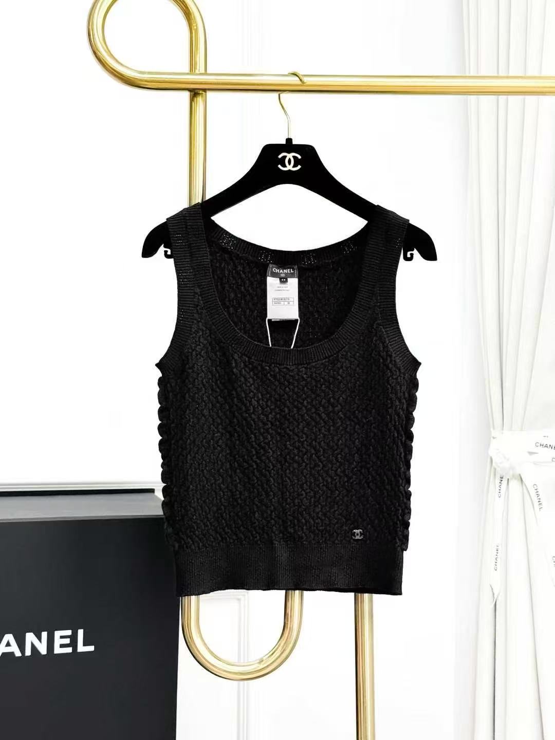 Chanel 23A Black Ribbed Double C Sleeveless Knit Tank Top