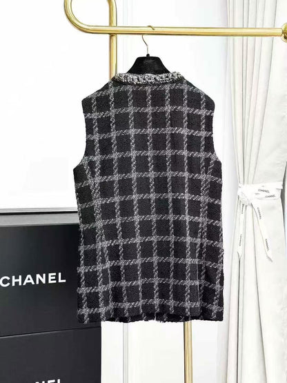 Chanel 22K Black-and-Gray Checkered Four-Pocket Sleeveless Vest