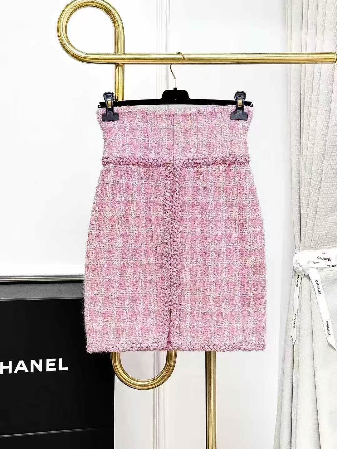 Chanel 14K Supermarket Collection Pink-White Checkered Knit High-Waisted Skirt