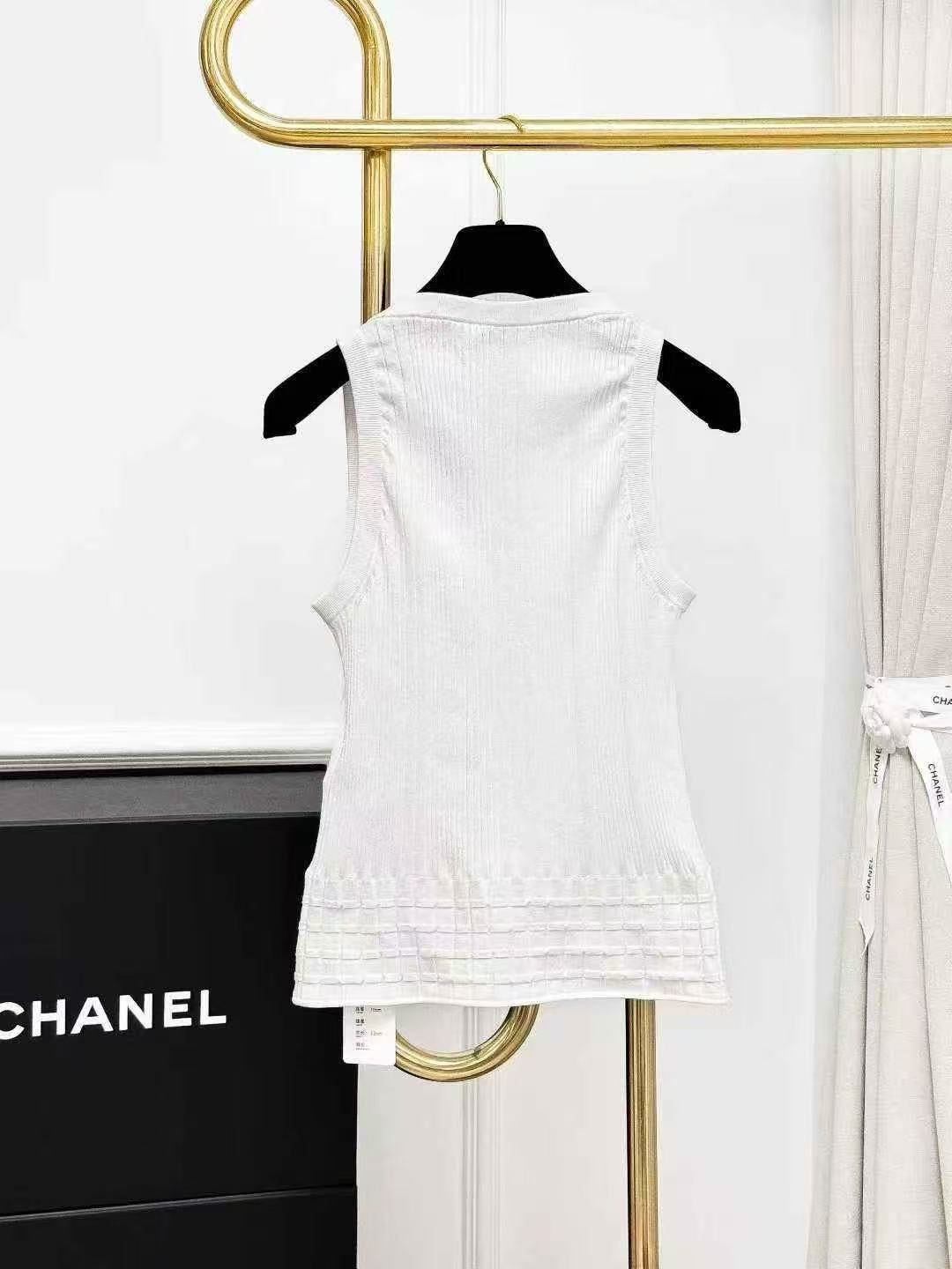 Chanel 25P White Vertical Stripe Checkered Knit Vest