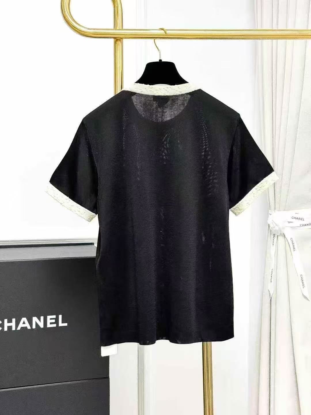 Chanel 25A Black Knit Short-Sleeve Top with Off-White Trim