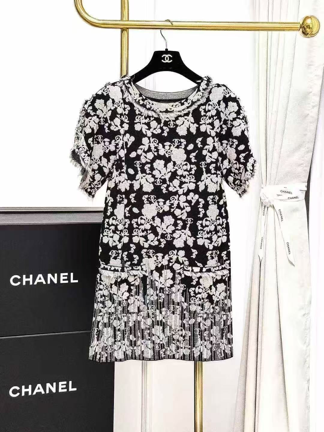 Chanel 14C Black and White Camellia Fringe Knit Short-Sleeve Dress