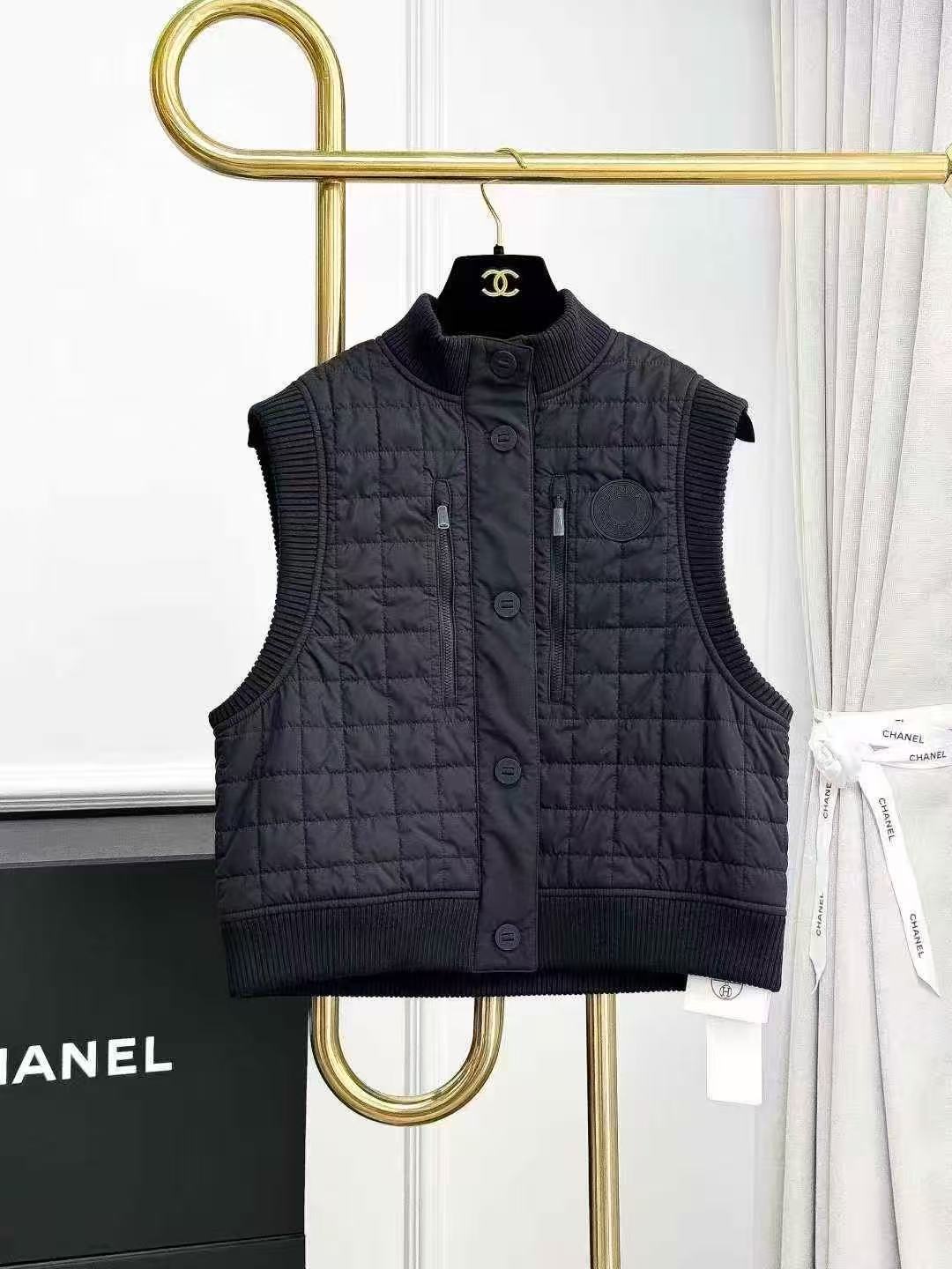 Hermes 25 New Black Checkered Vest