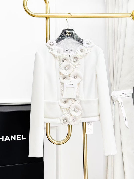 Chanel 25C Pre-Spring White Heavy-Work Camellia Jacket
