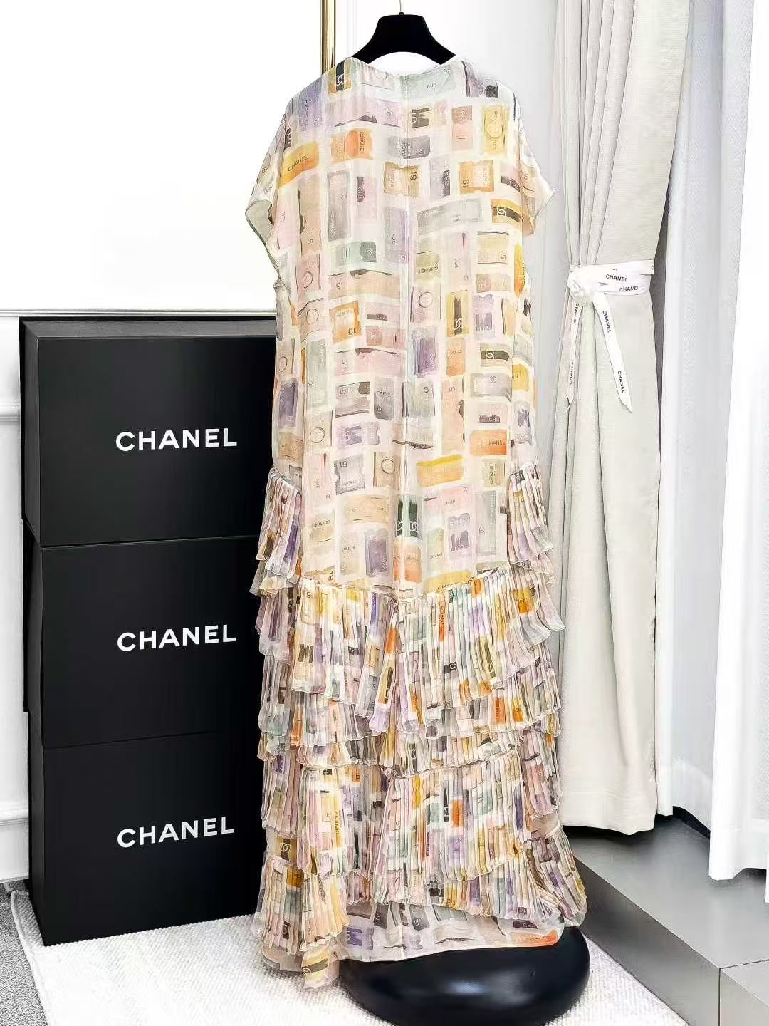 Chanel 24k Heavy-Duty Color-Blocked Logo Pleated Ruffle Silk Cardigan