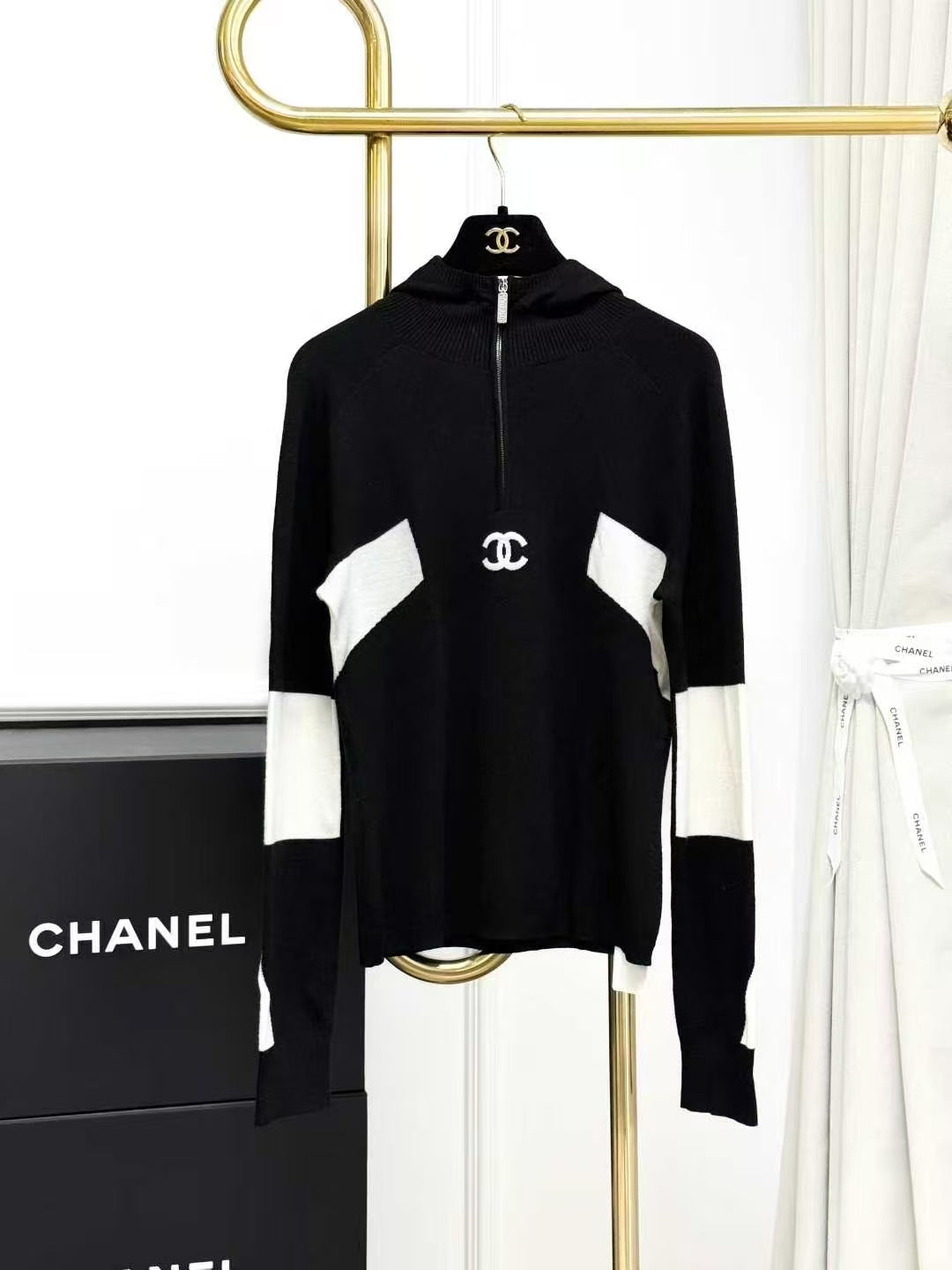 Chanel 24N Ski Collection Black and White Color-Blocked Zipper Long-Sleeve Sweater