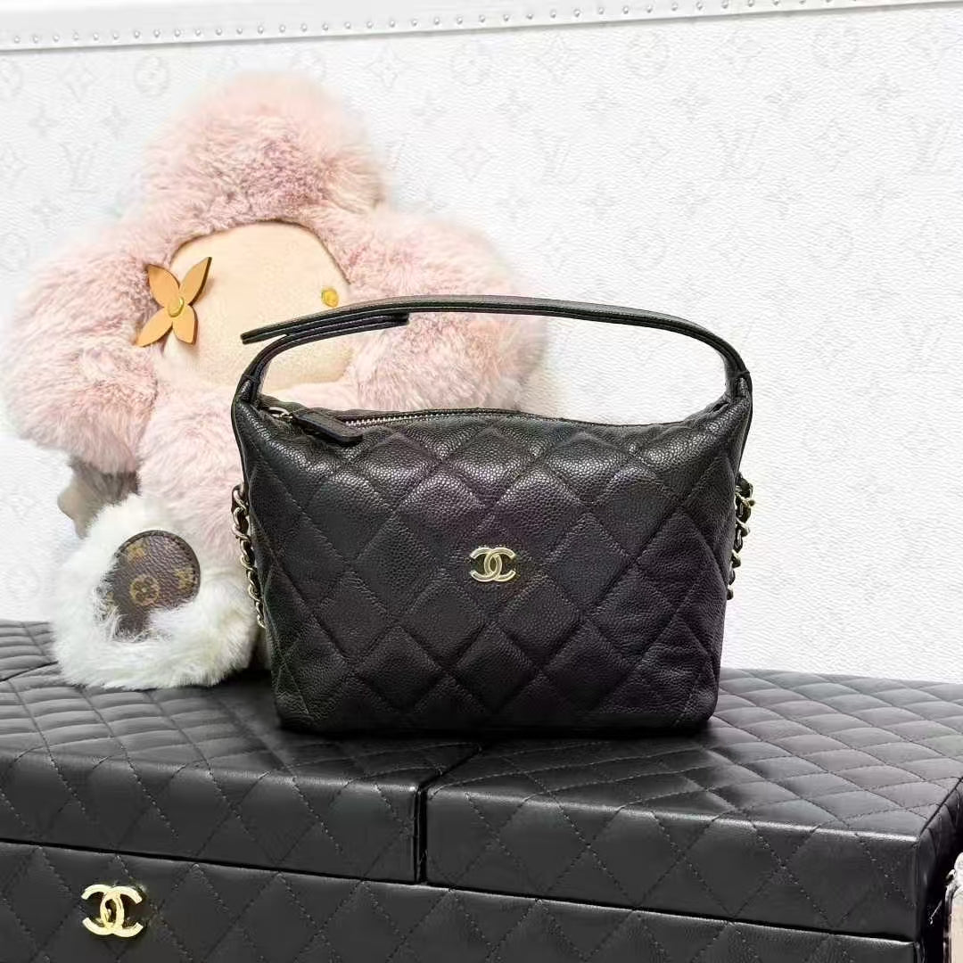 Chanel 25C Black Grained Leather Hobo Lunch Bag