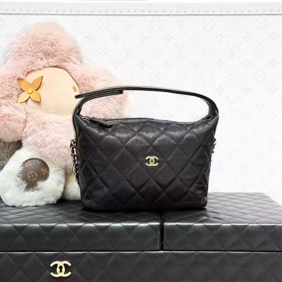 Chanel 25C Black Grained Leather Hobo Lunch Bag