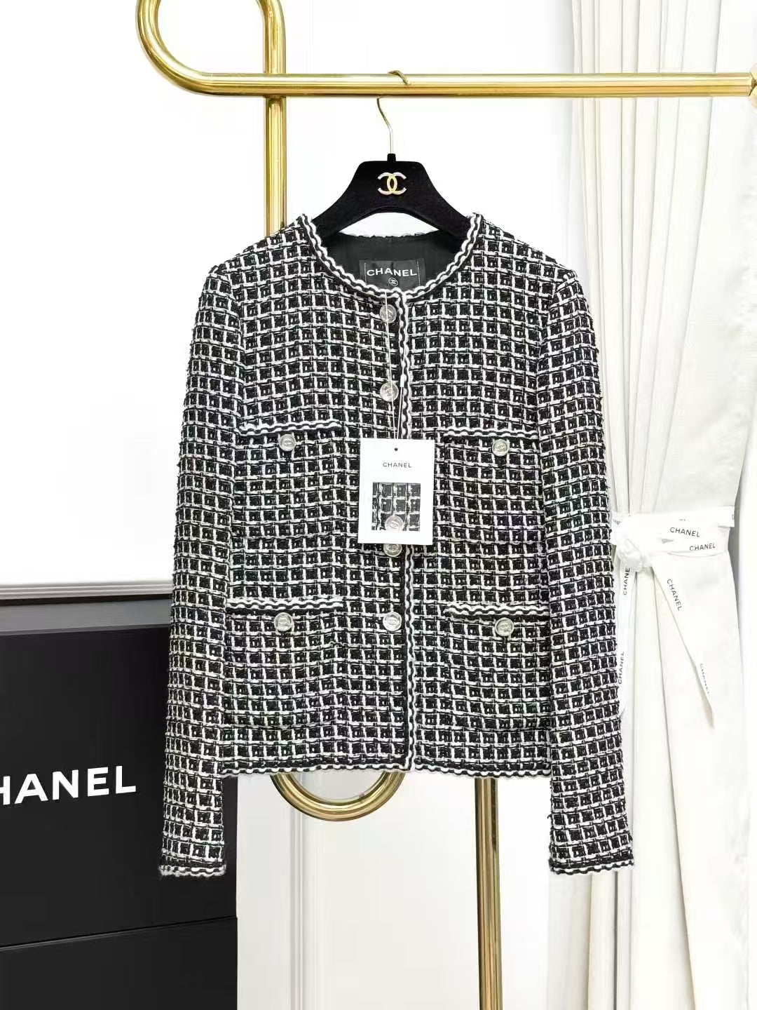 Chanel 25C Classic Four-Pocket Round-Neck Jacket in Black-and-White Check