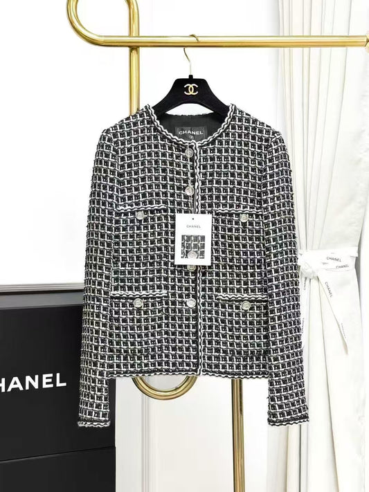 Chanel 25C Classic Four-Pocket Round-Neck Jacket in Black-and-White Check