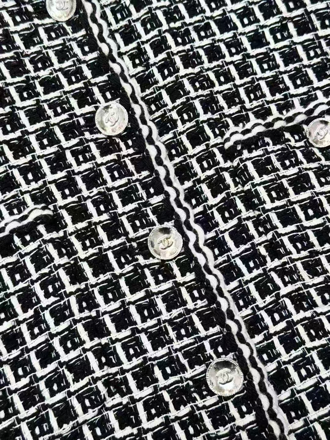 Chanel 25C Classic Four-Pocket Round-Neck Jacket in Black-and-White Check