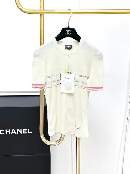 Chanel 25C Fish Pattern Off-White Short-Sleeve Knit Top