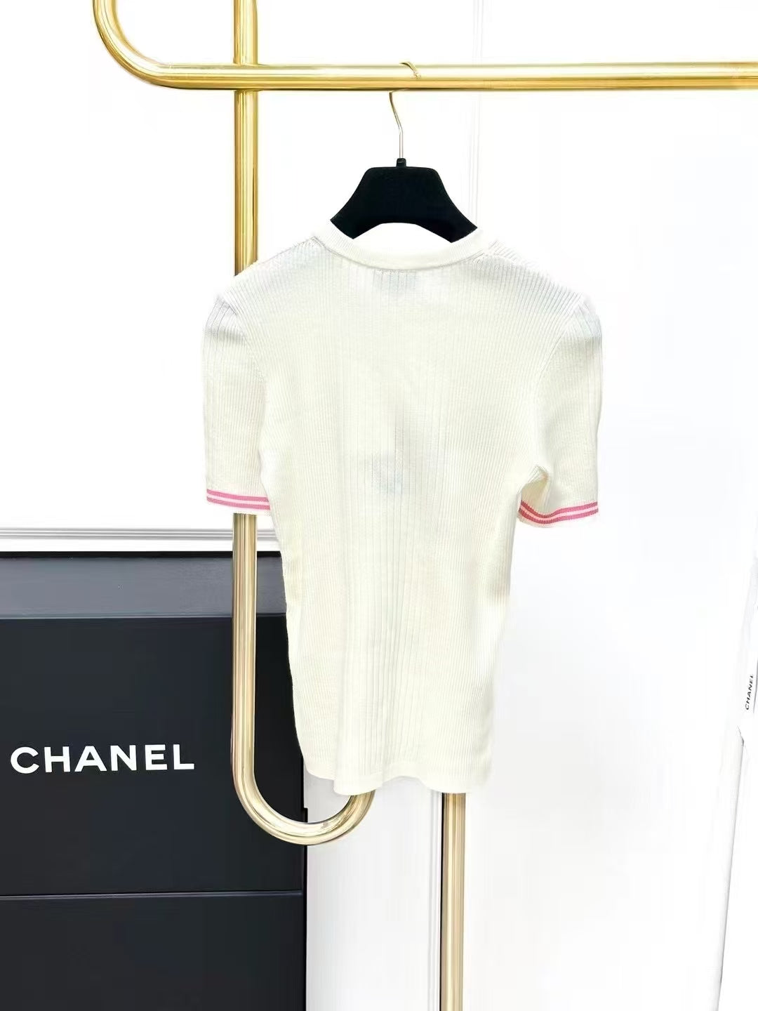 Chanel 25C Fish Pattern Off-White Short-Sleeve Knit Top