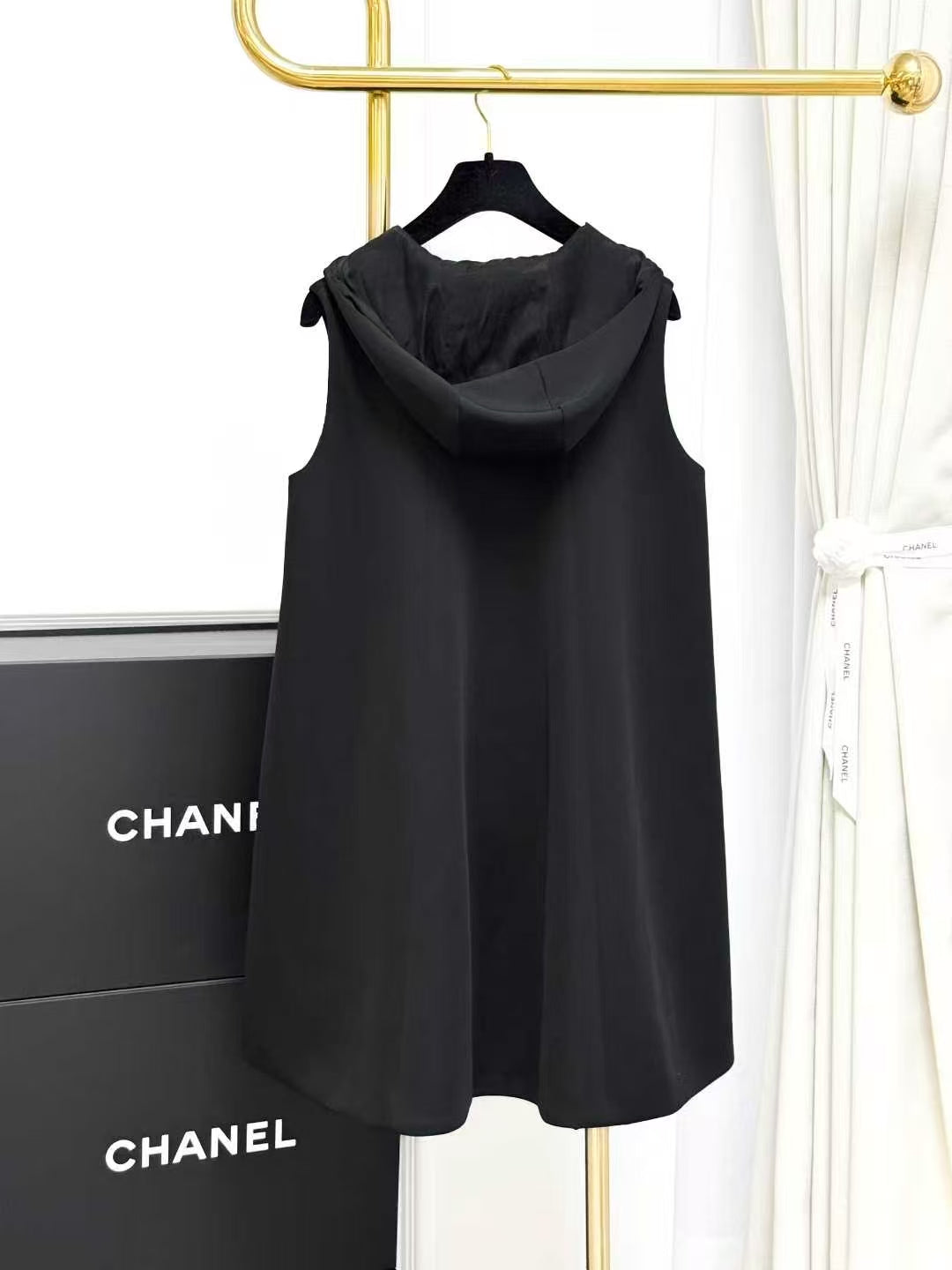 Chanel 25C Black Silk Ripple Sleeveless Hooded Jellyfish Dress