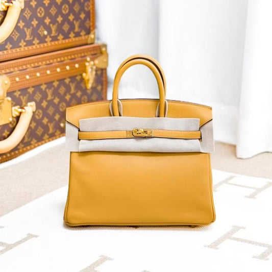 Hermes Birkin 25 in Sesame with Gold Hardware in Swift Leather