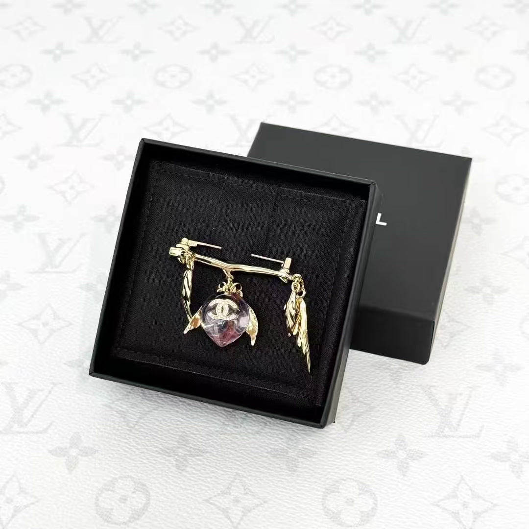 Chanel 25A Atelier Golden Leaf Pink Crystal Peach Brooch