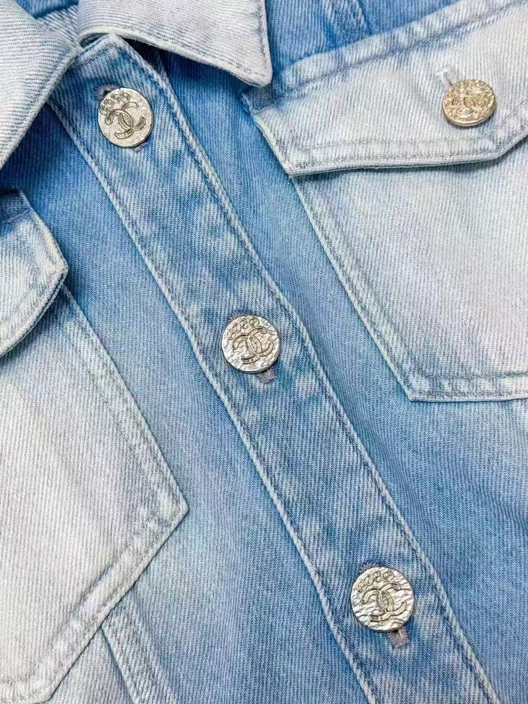 Chanel 24M Coco Beach Short-Sleeve Cropped Blue-and-White Denim Shirt