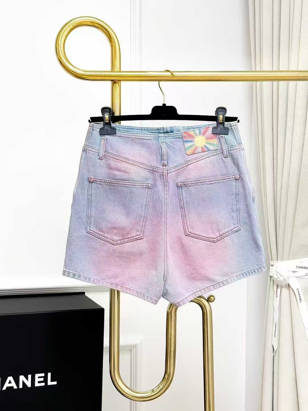 Chanel 24C Pre-Spring Pink Gradient Double C Diamond Buckle Denim Shorts