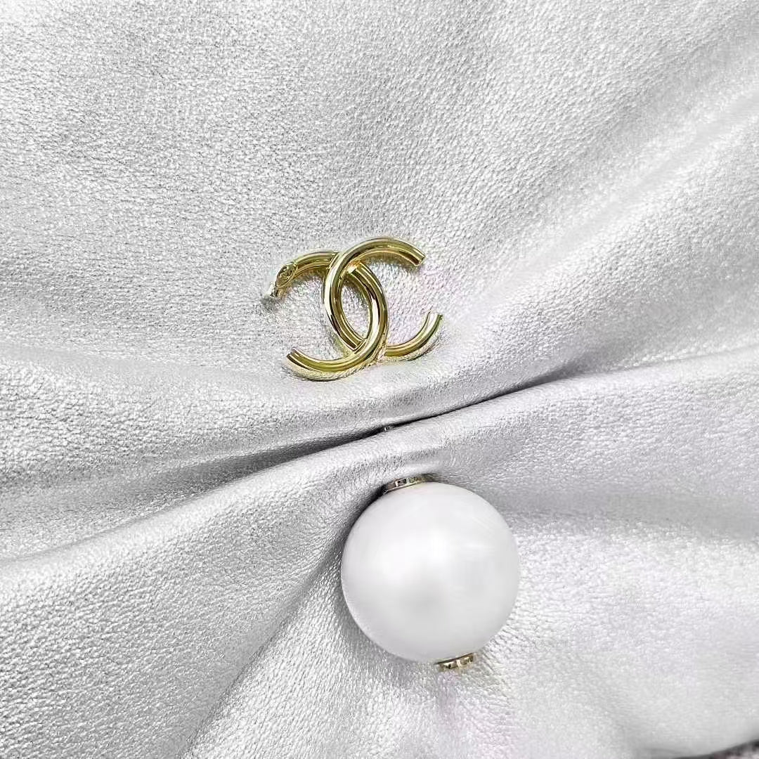 Chanel 25S Silver Double C Pearl Buckle Bow Chain Bag, Crossbody Bag