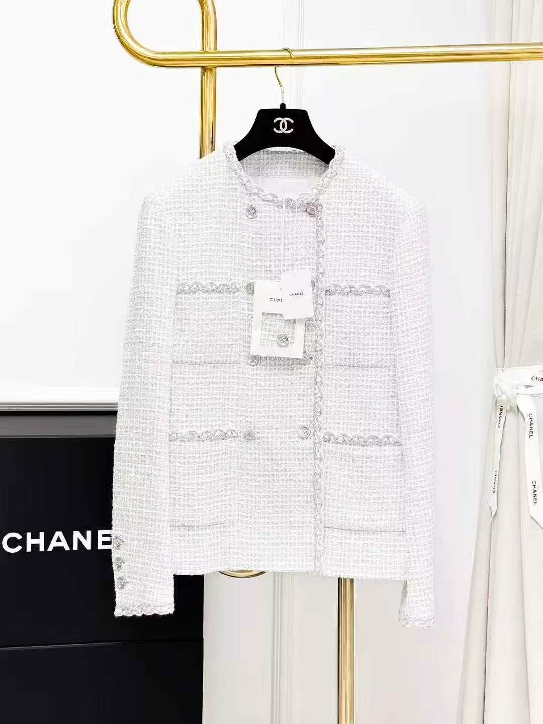 Chanel 25C White Four-Pocket Double-Breasted Jacket with Gold-Thread Piping