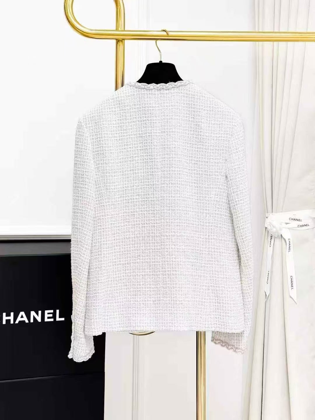 Chanel 25C White Four-Pocket Double-Breasted Jacket with Gold-Thread Piping