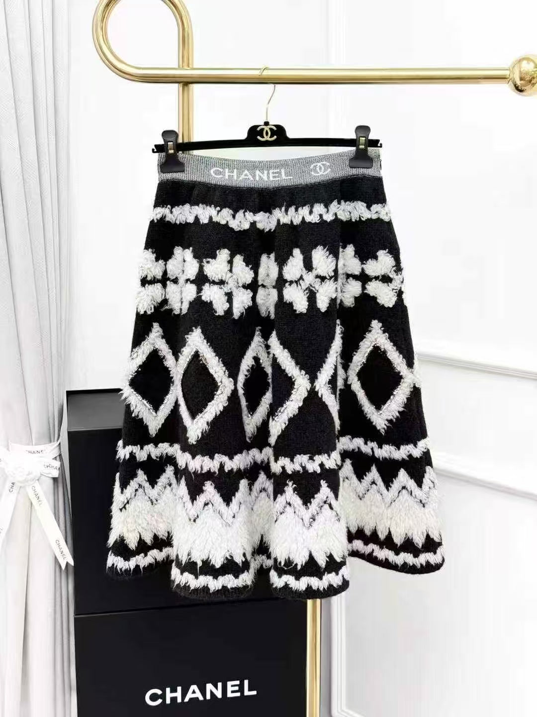 Chanel 19K Black and White Color-Blocked Sequined Embroidered Wool Knit Skirt