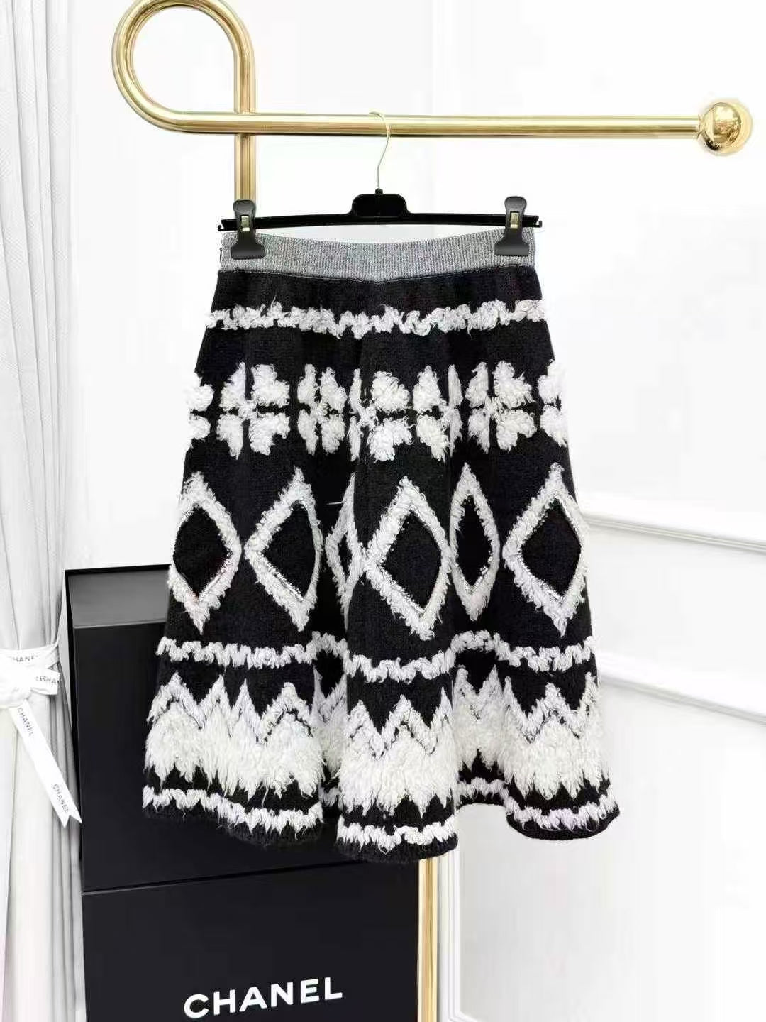 Chanel 19K Black and White Color-Blocked Sequined Embroidered Wool Knit Skirt
