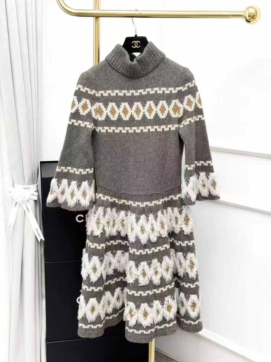 Chanel 19K Snow Collection Gray-White Melange Wool and Yak Wool Blend Knit Dress