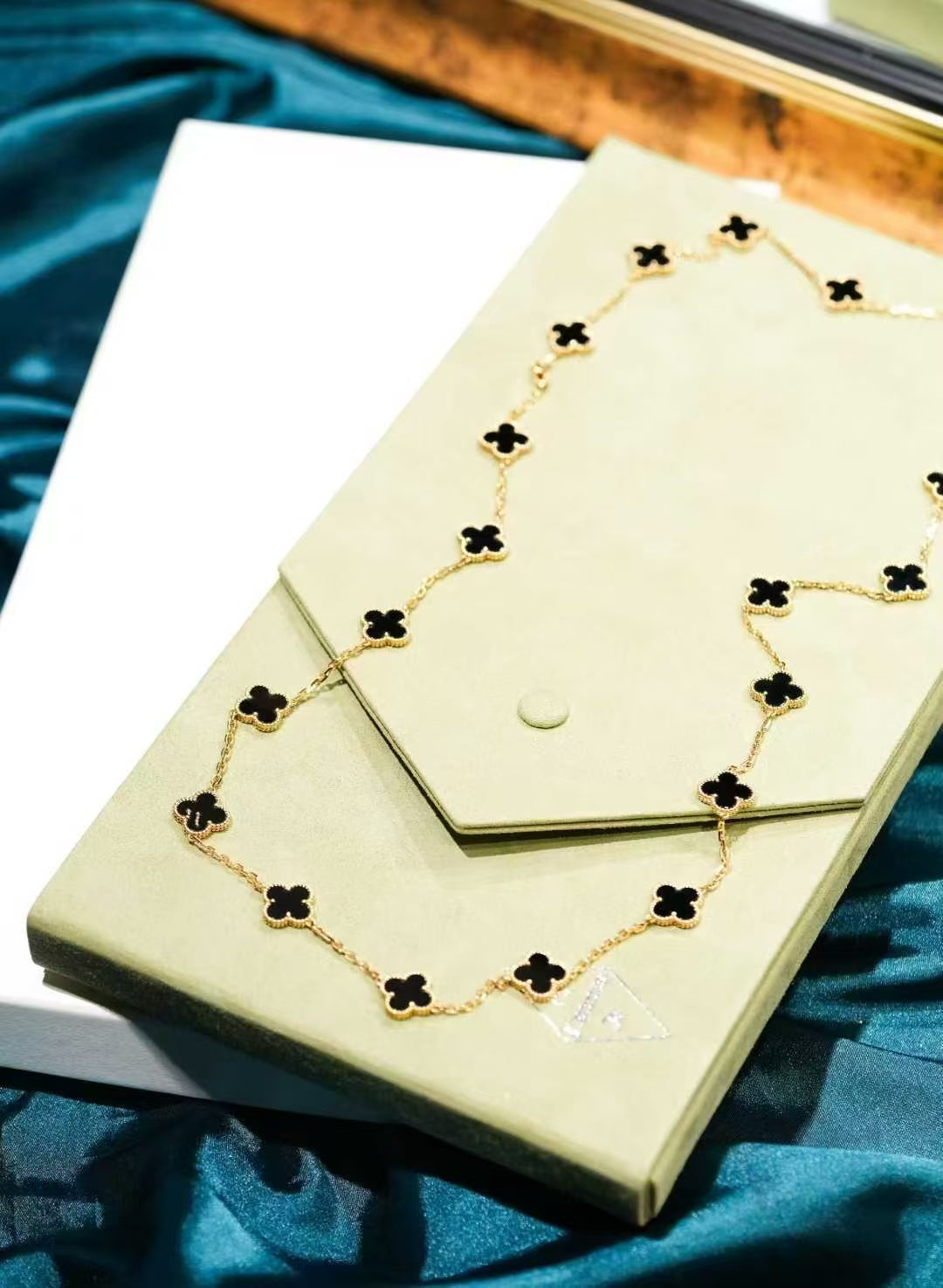Van Cleef & Arpels Vintage Alhambra Collection Twenty-Flower Black Onyx Long Necklace